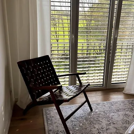 Apartment Forest Retreat- Serene 160m2 With Forest Views